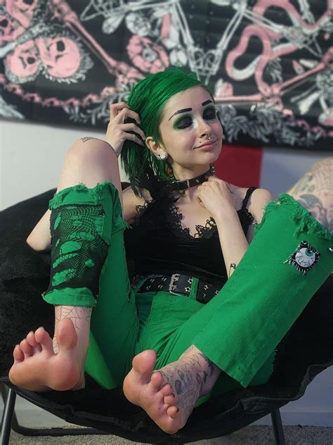 Goth Feet